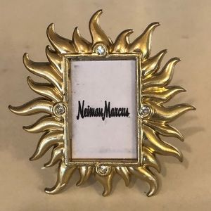 Neiman Marcus mini gold picture frame w/stand, pin